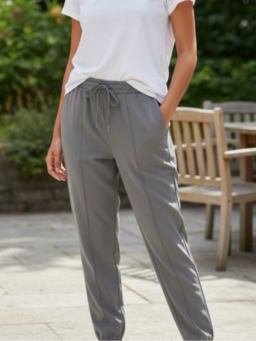 Athleta Endeavor Joggers in Bluff Grey Size 4 Petite